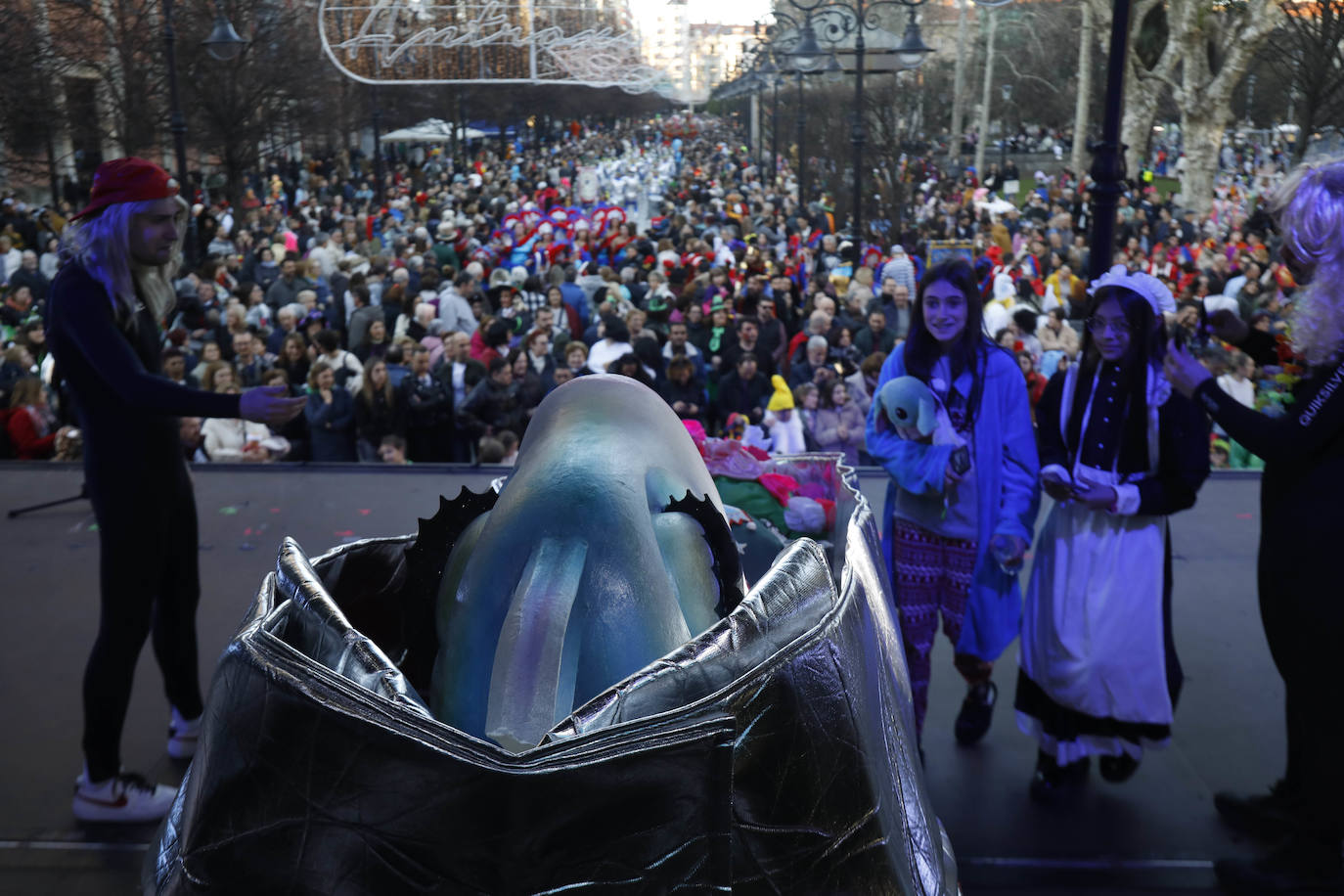 Gijón despide a su sardina y pone fin al Antroxu: todas las imágenes del Martes de Carnaval