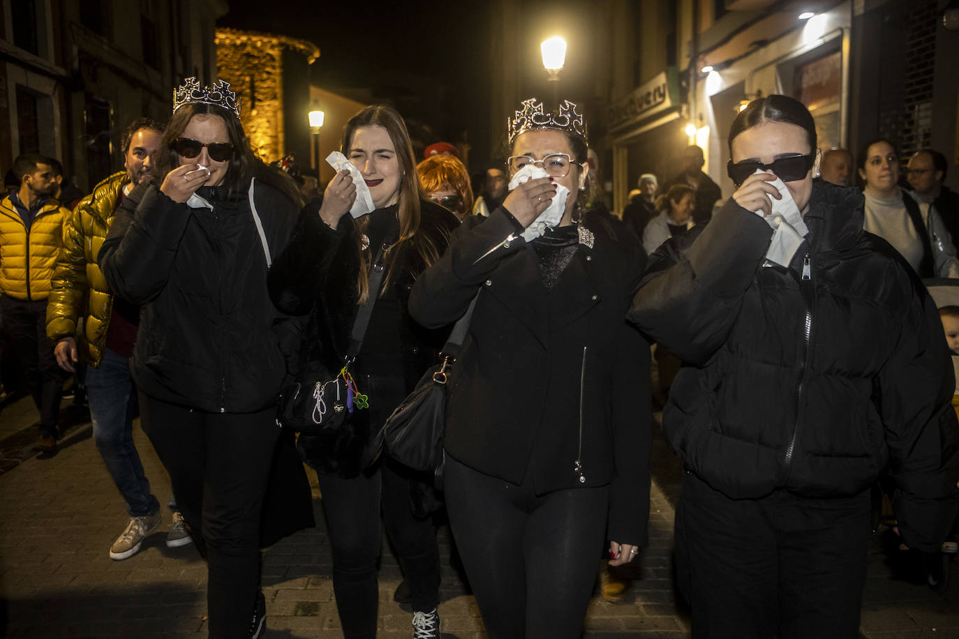 Avilés entierra a la sardina y despide su carnaval