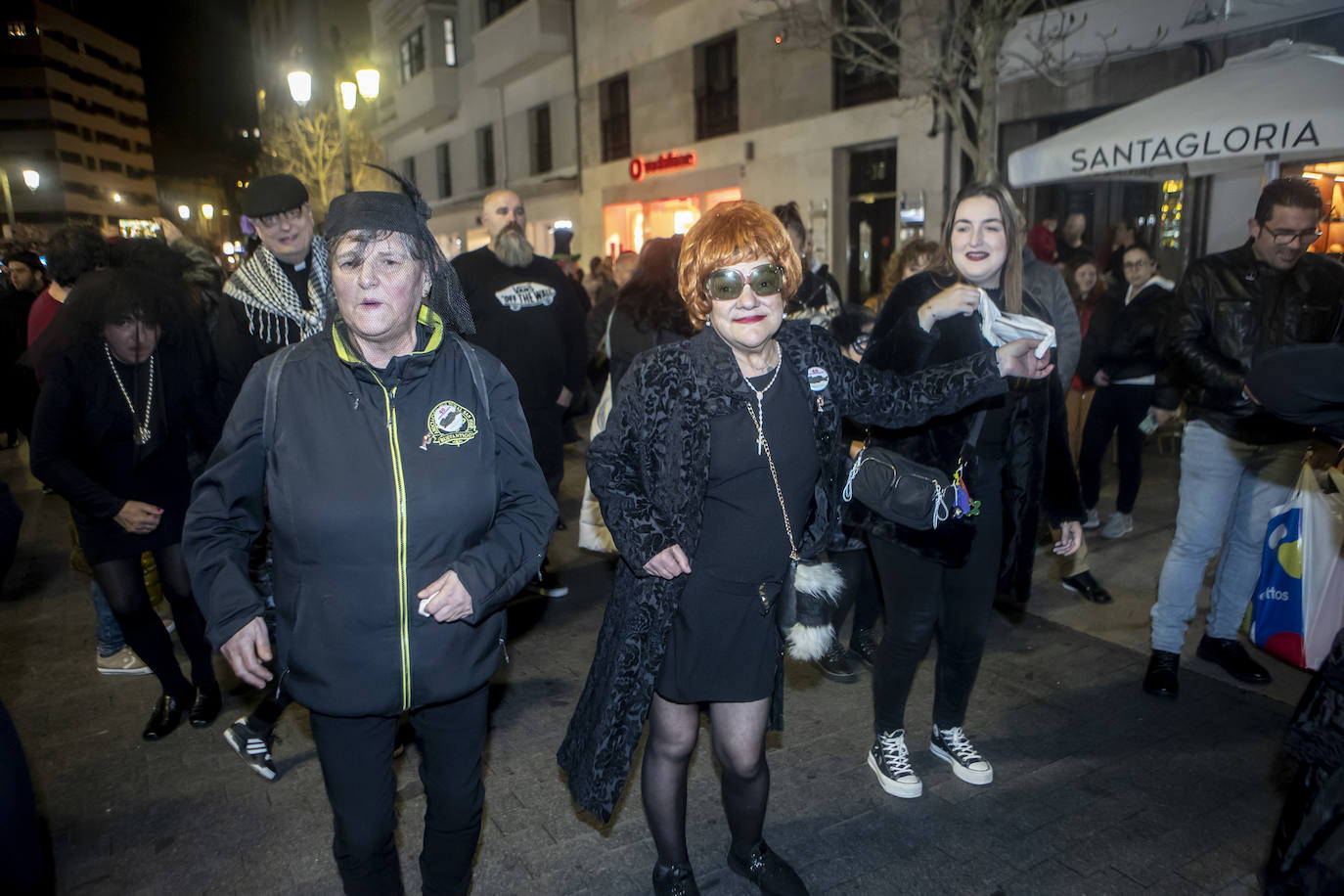 Avilés entierra a la sardina y despide su carnaval