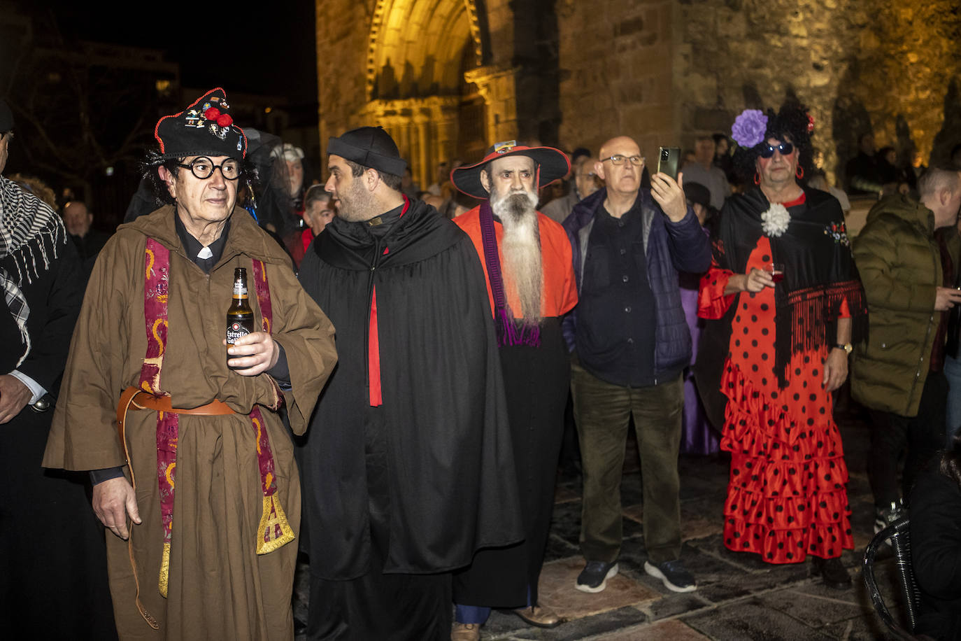 Avilés entierra a la sardina y despide su carnaval