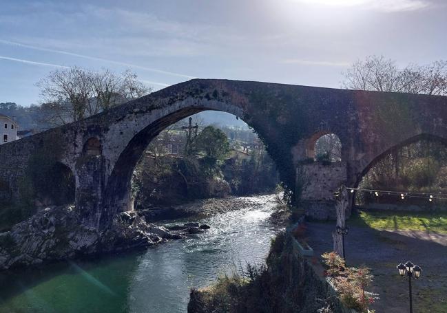 «Puentón romano» en Cangas de Onís, lugar desde el que parte esta ruta