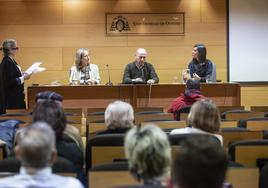 Laura María García, Celestino Varela y Susana de Dios, ayer, en el Aula de Cultura.
