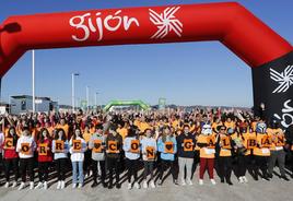 Carrera contra el cáncer infantil, organizada por Galbán y celebrada en Gijón en 2023.