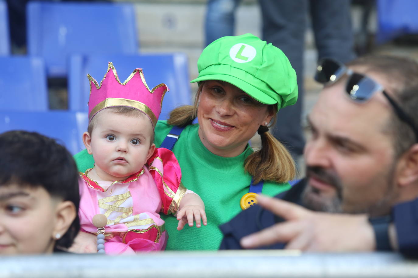 ¿Estuviste viendo el Oviedo - Burgos en el Tartiere? ¡Búscate en las fotos!