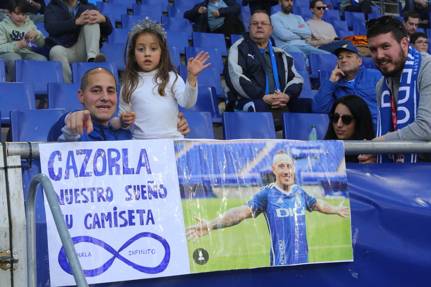 ¿Estuviste viendo el Oviedo - Burgos en el Tartiere? ¡Búscate en las fotos!