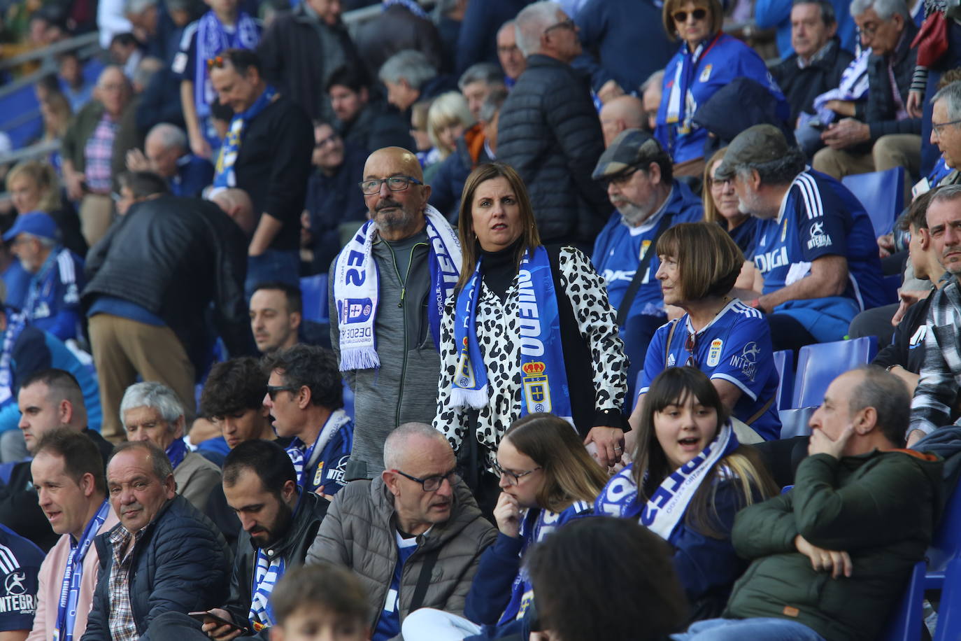 ¿Estuviste viendo el Oviedo - Burgos en el Tartiere? ¡Búscate en las fotos!