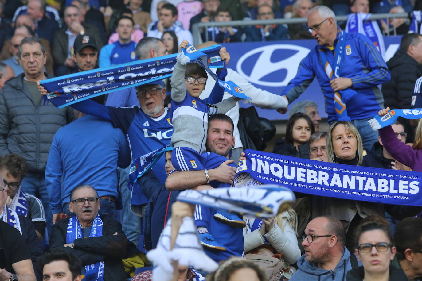 ¿Estuviste viendo el Oviedo - Burgos en el Tartiere? ¡Búscate en las fotos!