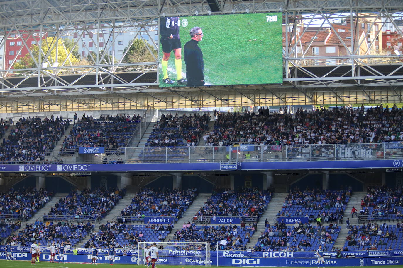 ¿Estuviste viendo el Oviedo - Burgos en el Tartiere? ¡Búscate en las fotos!