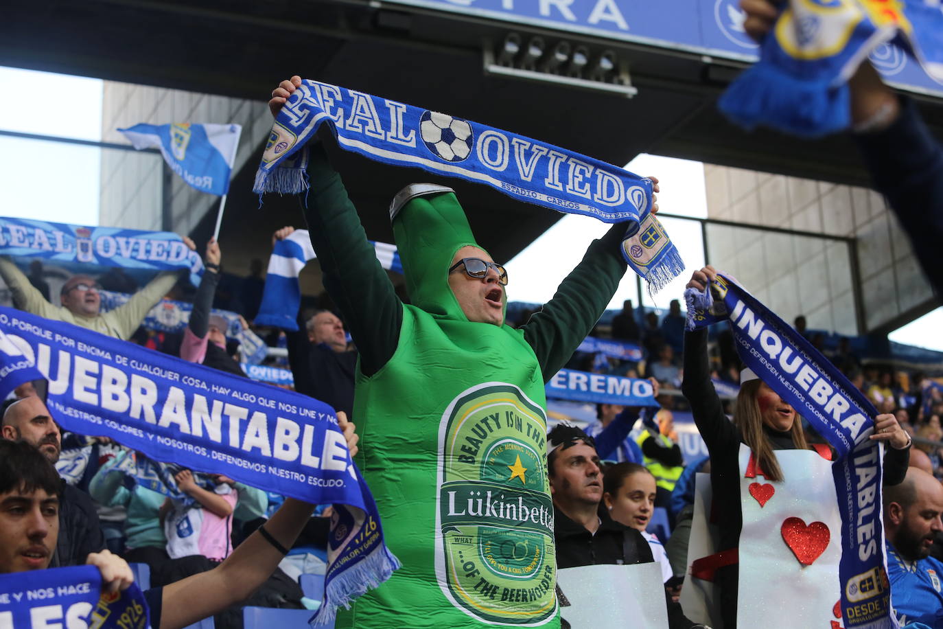 ¿Estuviste viendo el Oviedo - Burgos en el Tartiere? ¡Búscate en las fotos!