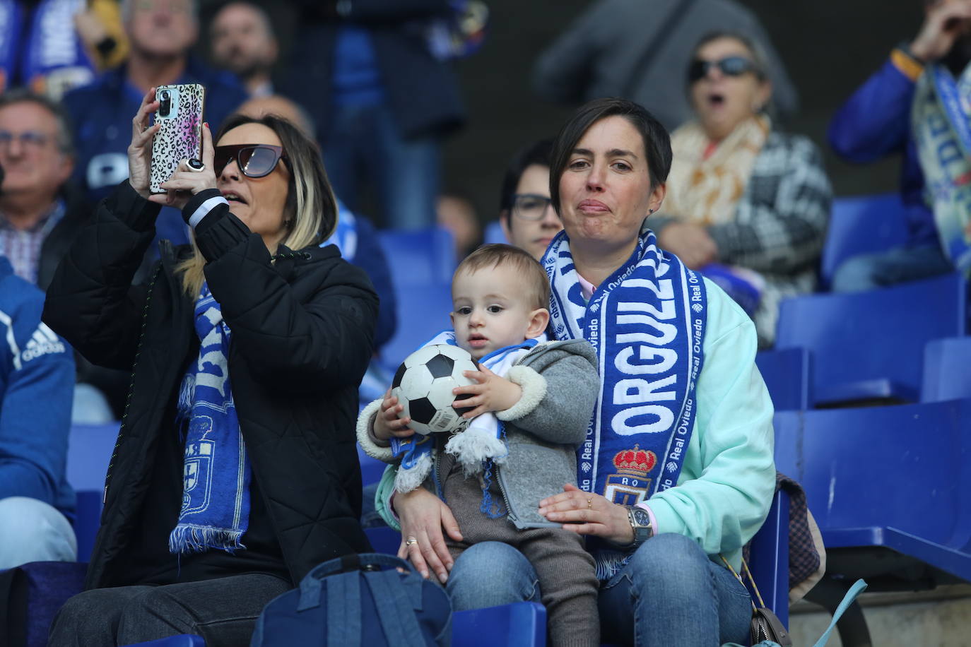 ¿Estuviste viendo el Oviedo - Burgos en el Tartiere? ¡Búscate en las fotos!