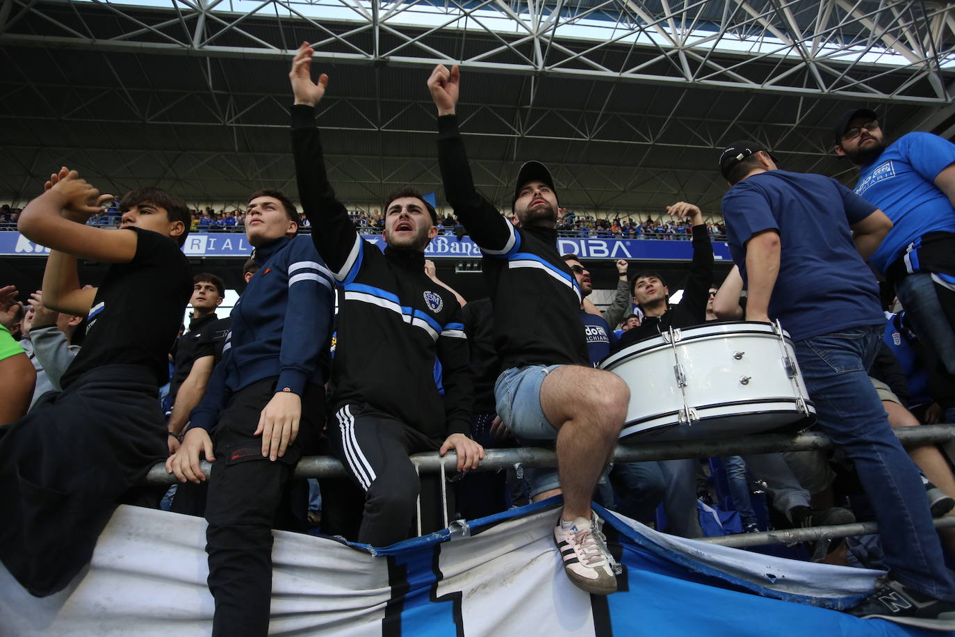 ¿Estuviste viendo el Oviedo - Burgos en el Tartiere? ¡Búscate en las fotos!