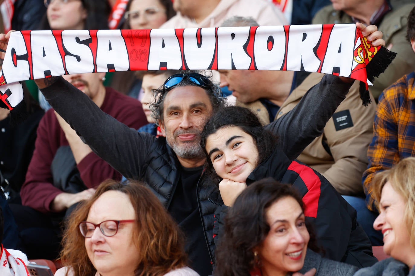 ¿Estuviste viendo el Sporting - Valladolid en El Molinón? ¡Búscate en las fotos!