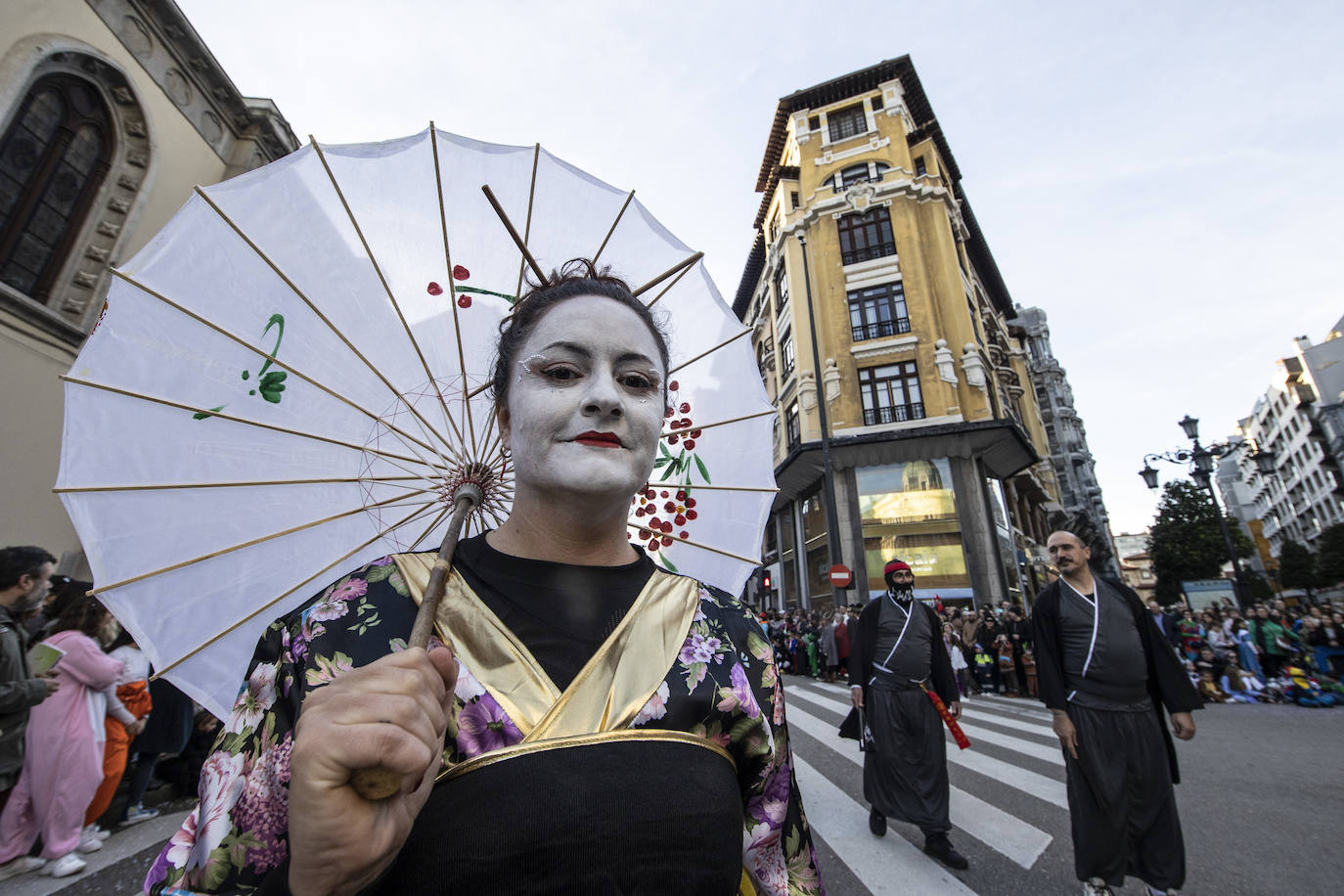 La celebración del antroxu de Oviedo, en imágenes