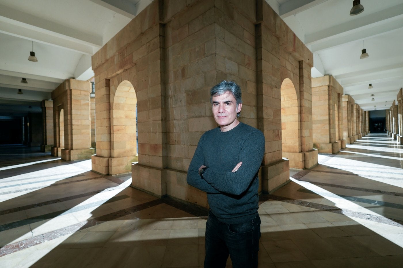 Nando Agüeros, en la Laboral, a pocos días de que tenga lugar su actuación.