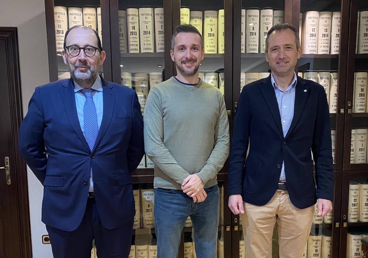 Ángel Rodríguez Vallina (Asturgar), Antón Fernández (Naeco Fibers) y David González (Agencia Sekuens).