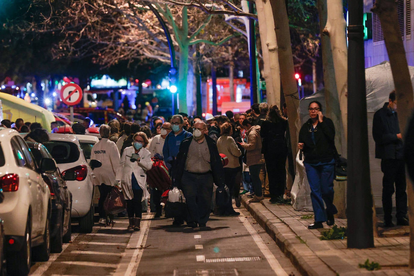 Terrorífico incendio en un edificio de Valencia: las imágenes del fuego