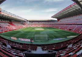 Panorámica actual del estadio de El Molinón con sus casi 30.000 localidades