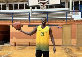 El techo del baloncesto avilesino nació en Senegal