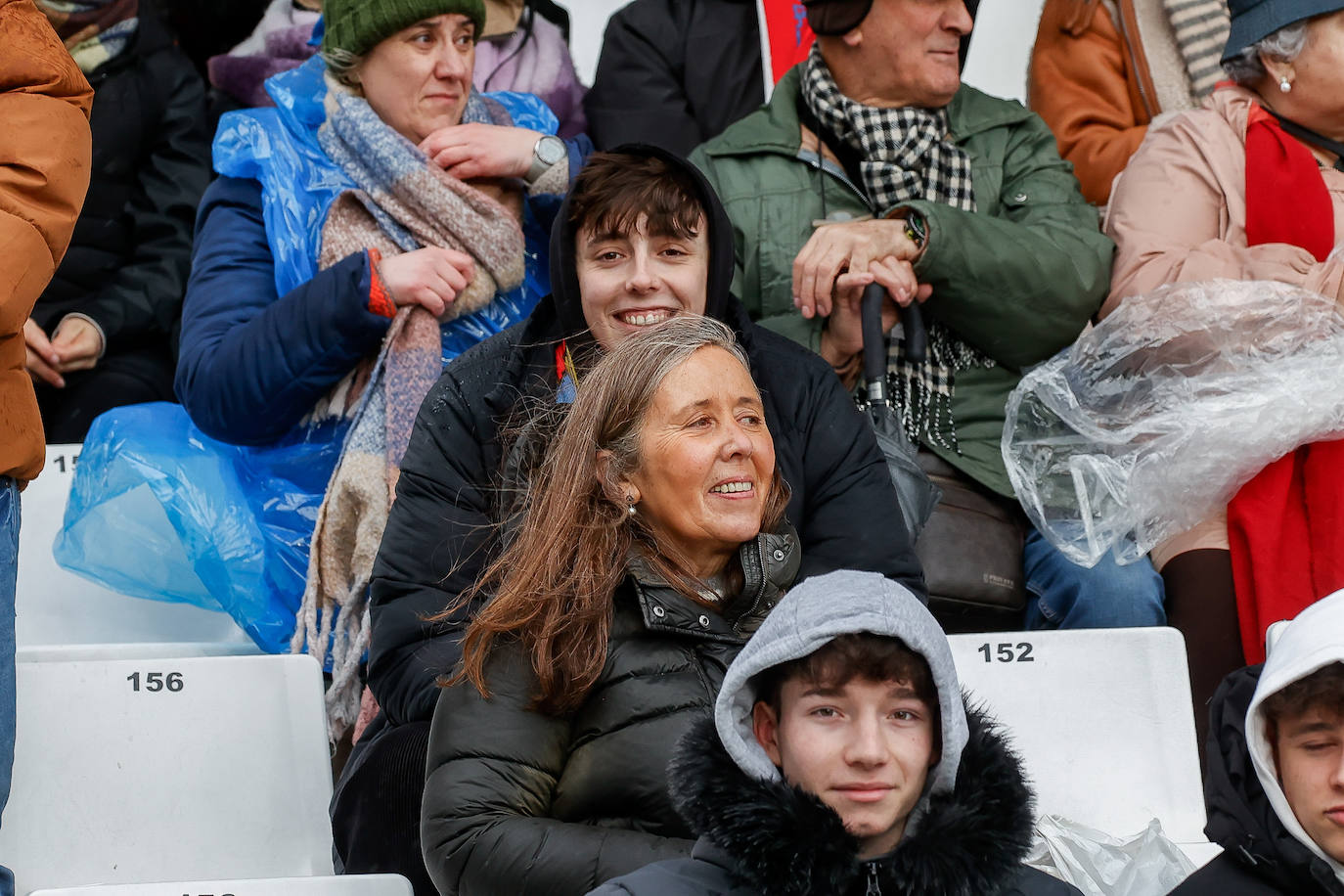 ¿Estuviste en el Burgos - Sporting? ¡Búscate en las fotos!