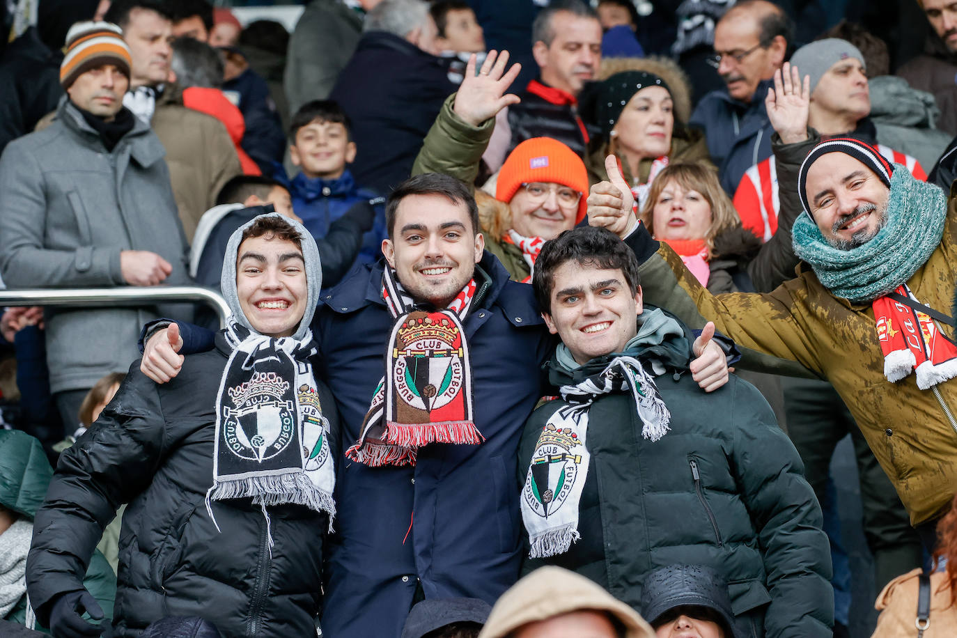 ¿Estuviste en el Burgos - Sporting? ¡Búscate en las fotos!