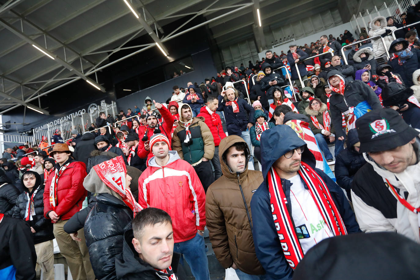 ¿Estuviste en el Burgos - Sporting? ¡Búscate en las fotos!