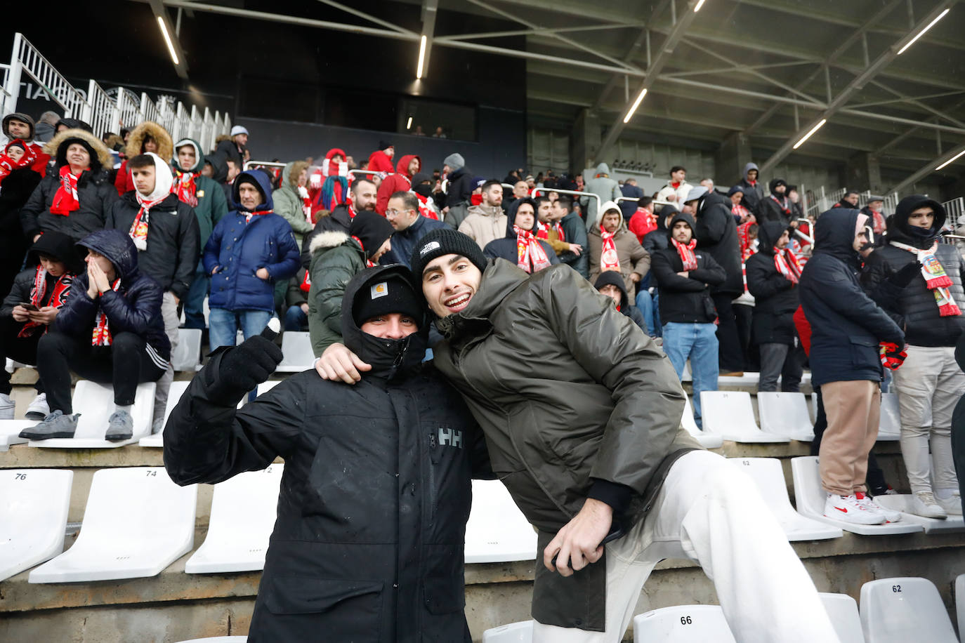 ¿Estuviste en el Burgos - Sporting? ¡Búscate en las fotos!