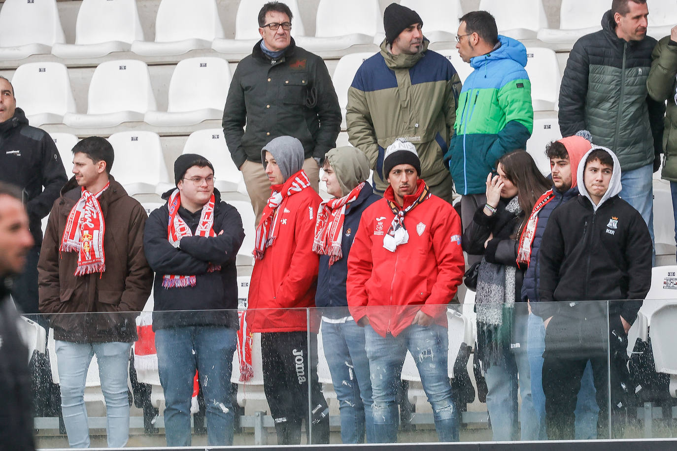 ¿Estuviste en el Burgos - Sporting? ¡Búscate en las fotos!