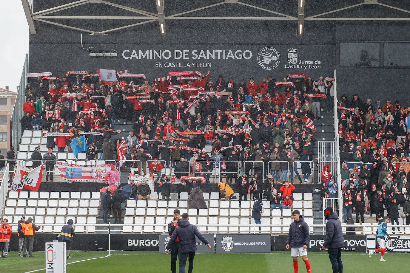 ¿Estuviste en el Burgos - Sporting? ¡Búscate en las fotos!