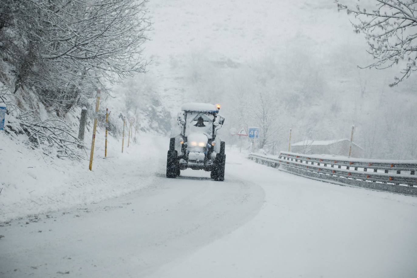 Lluvia, viento y nieve: el temporal &#039;Mónica&#039; pone a Asturias en alerta