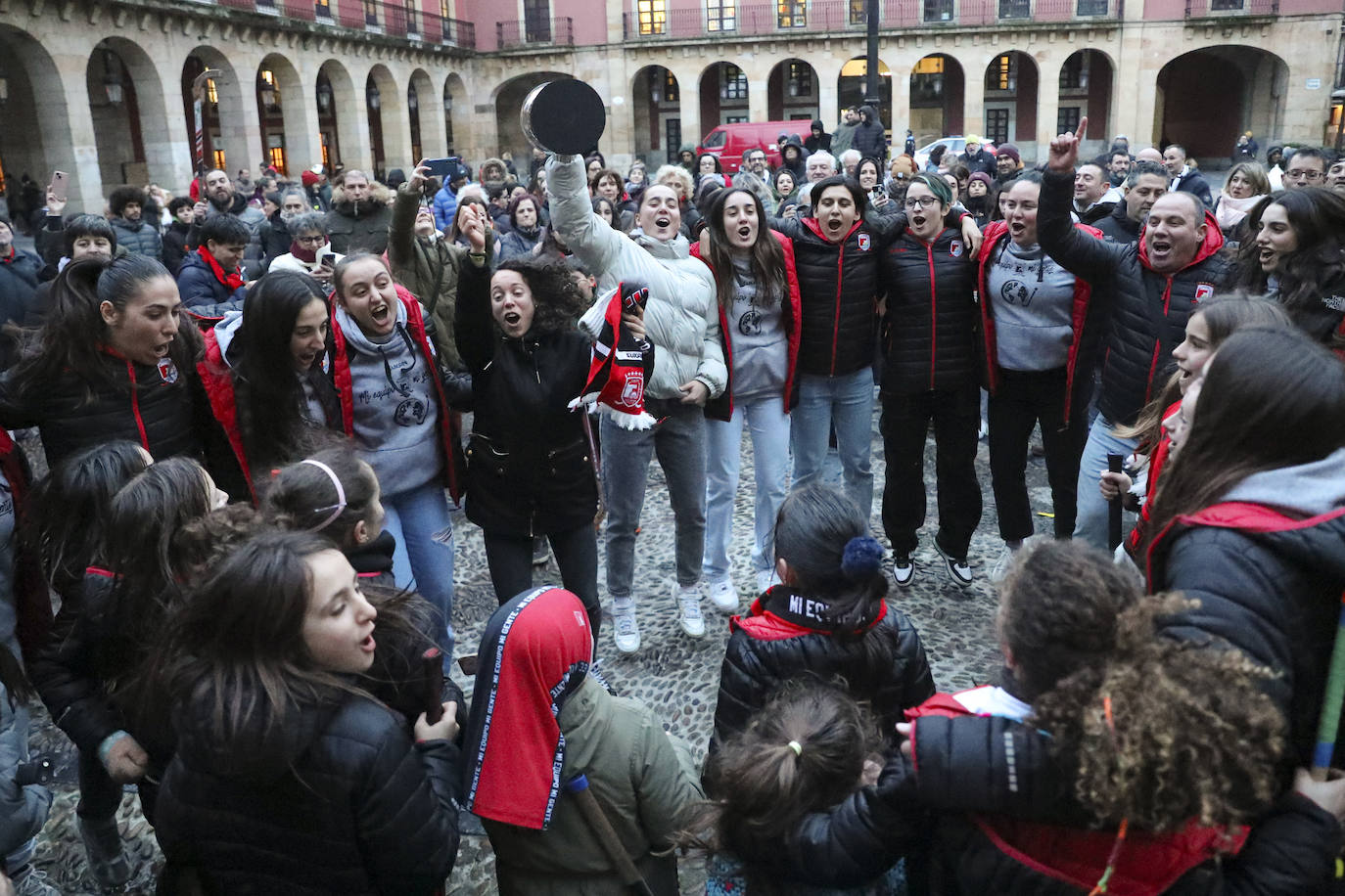 Gijón homenajea a las campeonas del mundo