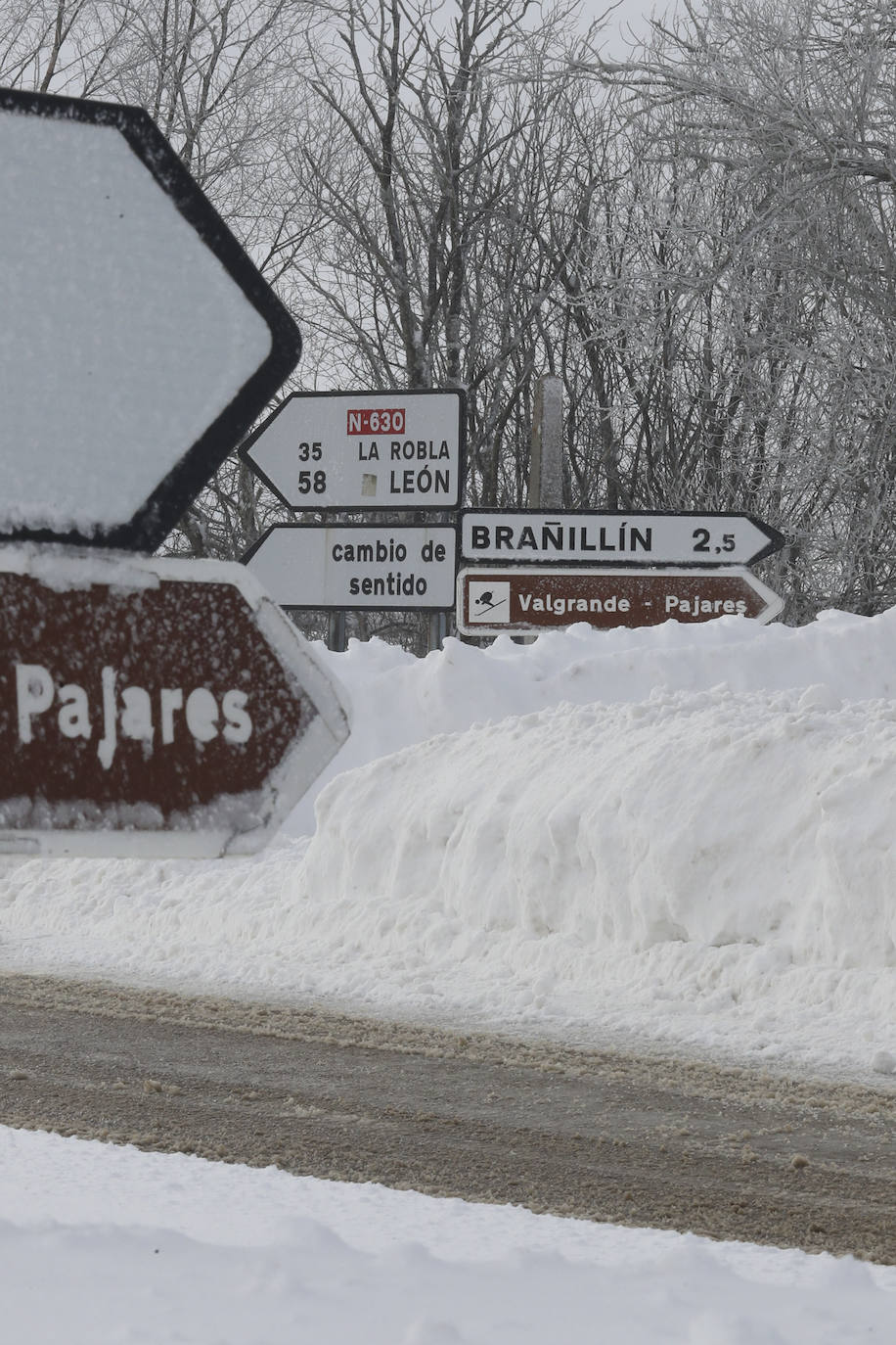 &#039;Mónica&#039; cubre de nieve Pajares