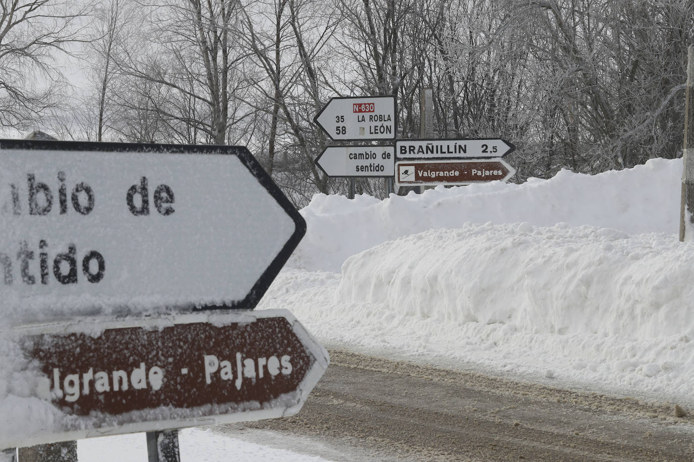&#039;Mónica&#039; cubre de nieve Pajares