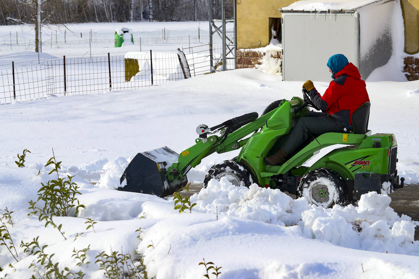 &#039;Mónica&#039; cubre de nieve Pajares