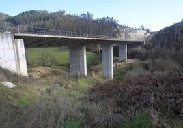Uno de los viaductos que se ultiman en el tramo Cornellana-Salas de la autovía del suroccidente.