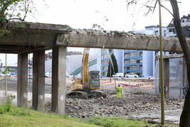 El derribo del puente de Ángel Cañedo terminará el viernes