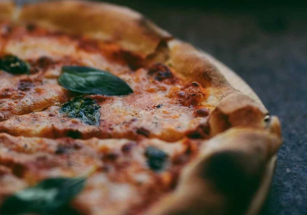 De fabada, pitu caleya o de callos: Así son las pizzas más asturianas de la región