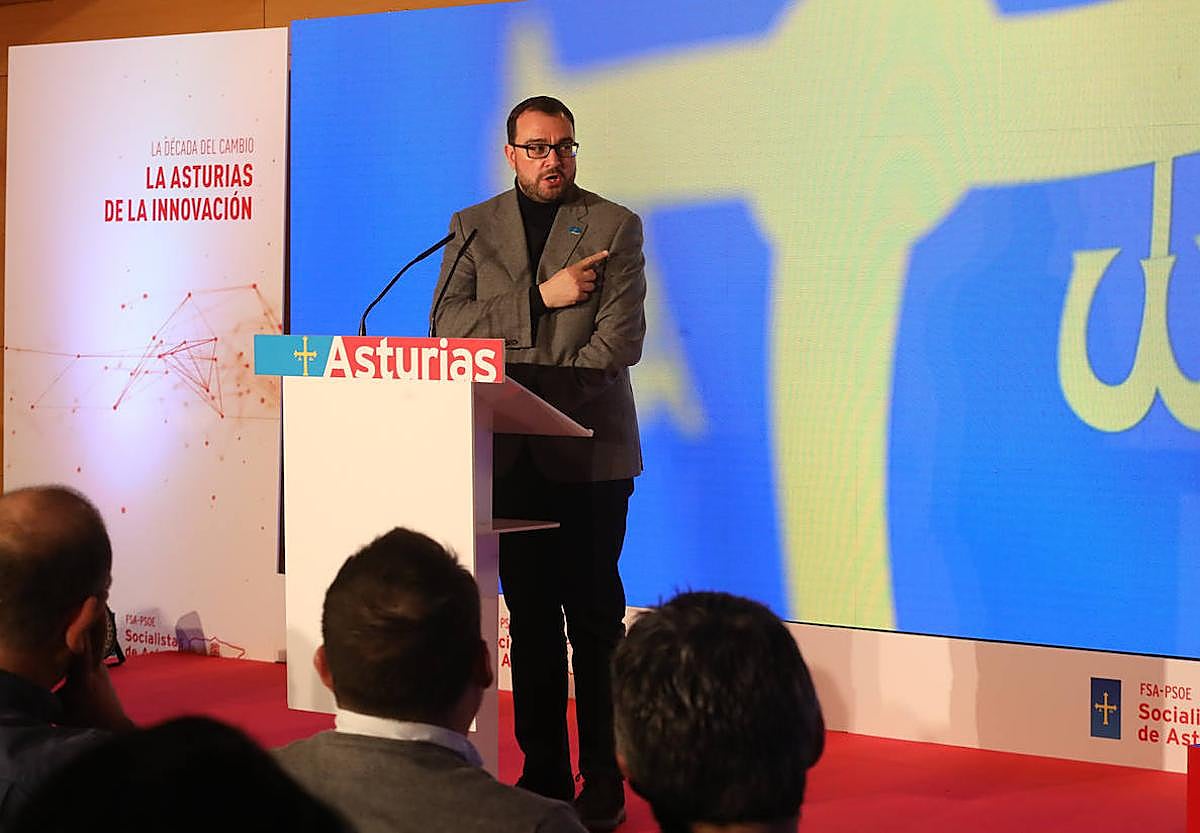 Adrián Barbón, en el acto de la FSA celebrado esta mañana en Avilés.