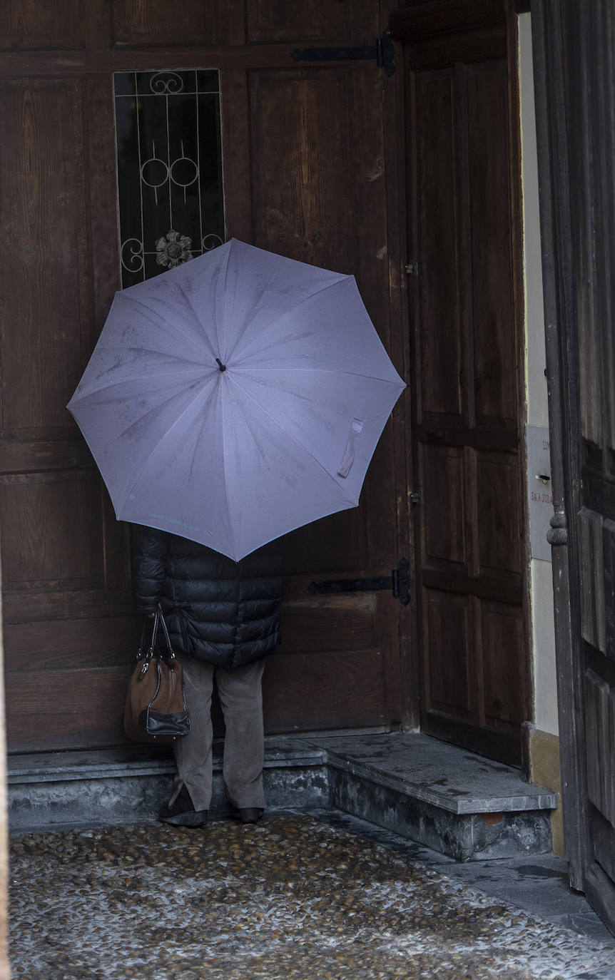 Lluvia, frío y nieve: las imágenes que deja el temporal en Asturias este sábado