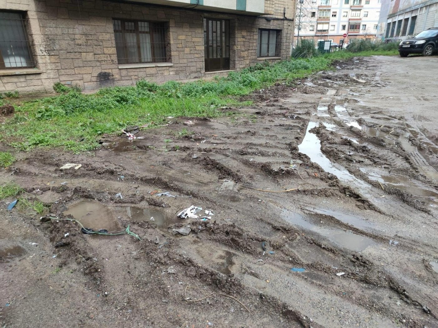 Así amanecieron estos días las inmediaciones de la fábrica de Flex.