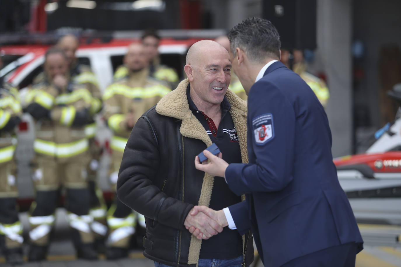 Gijón homenajea a sus bomberos