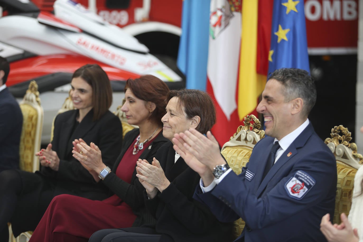 Gijón homenajea a sus bomberos