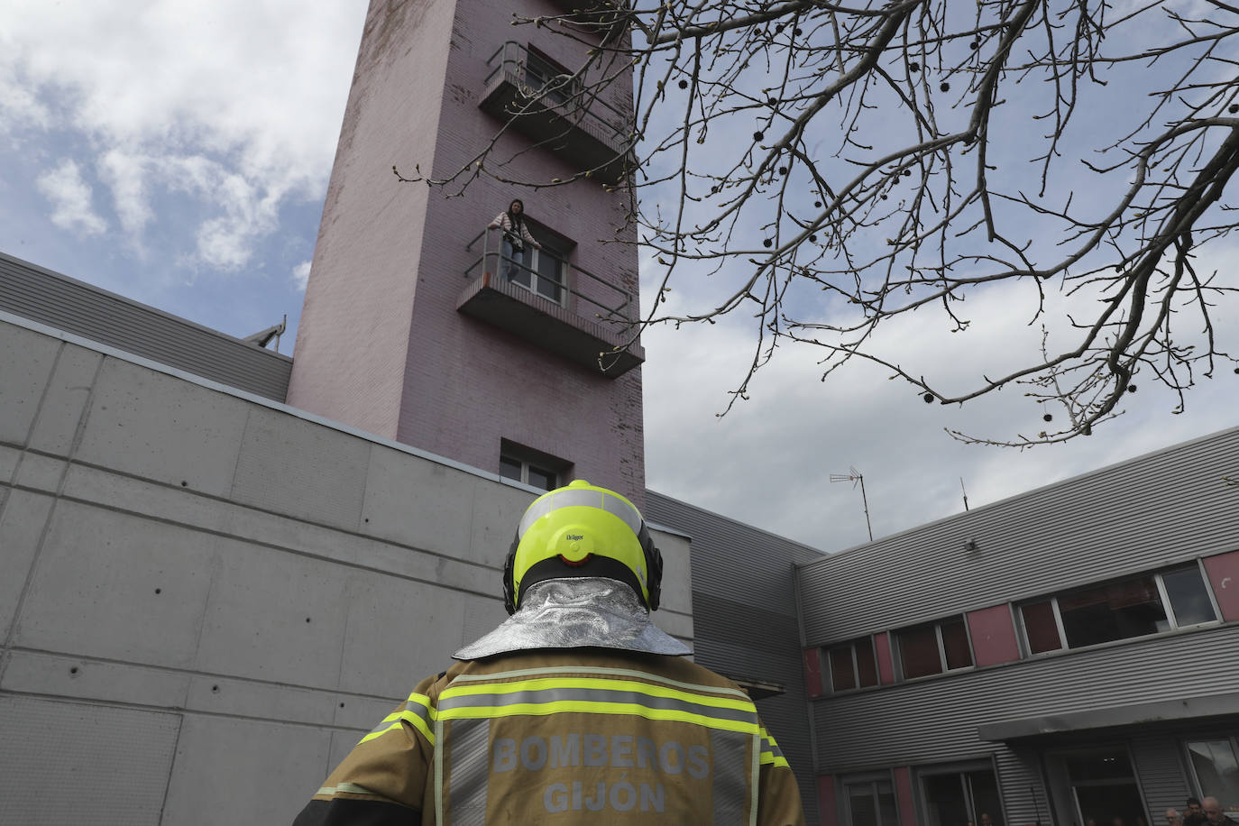 Gijón homenajea a sus bomberos