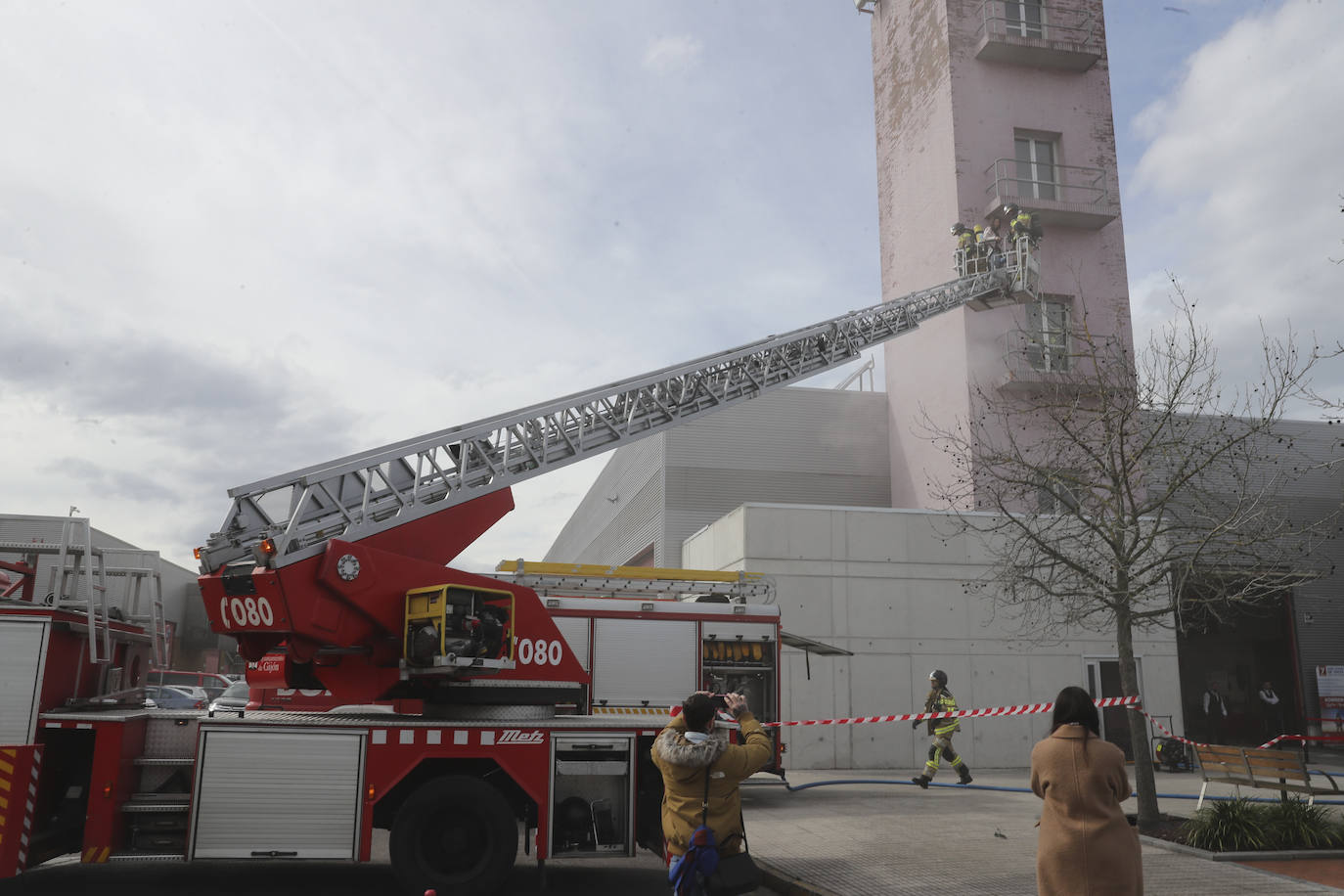 Gijón homenajea a sus bomberos