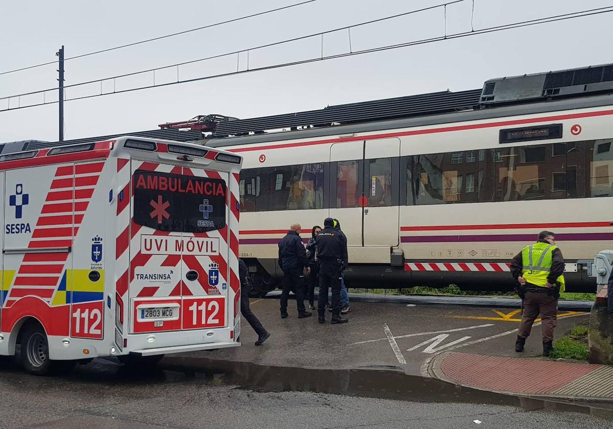 Los servicios de emergencias, actuando en la zona.