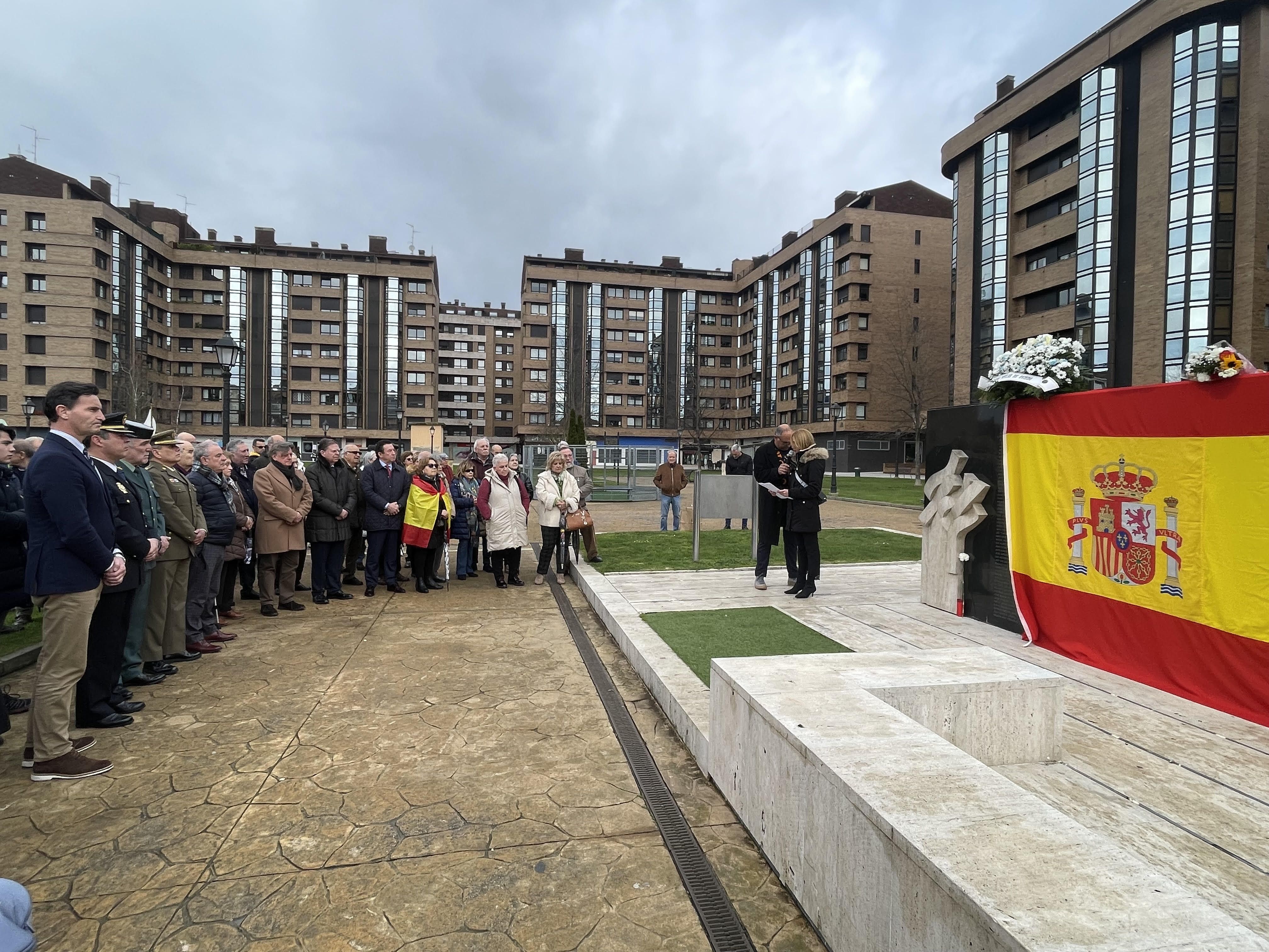 Asturias guarda un minuto de silencio por las víctimas del 11-M