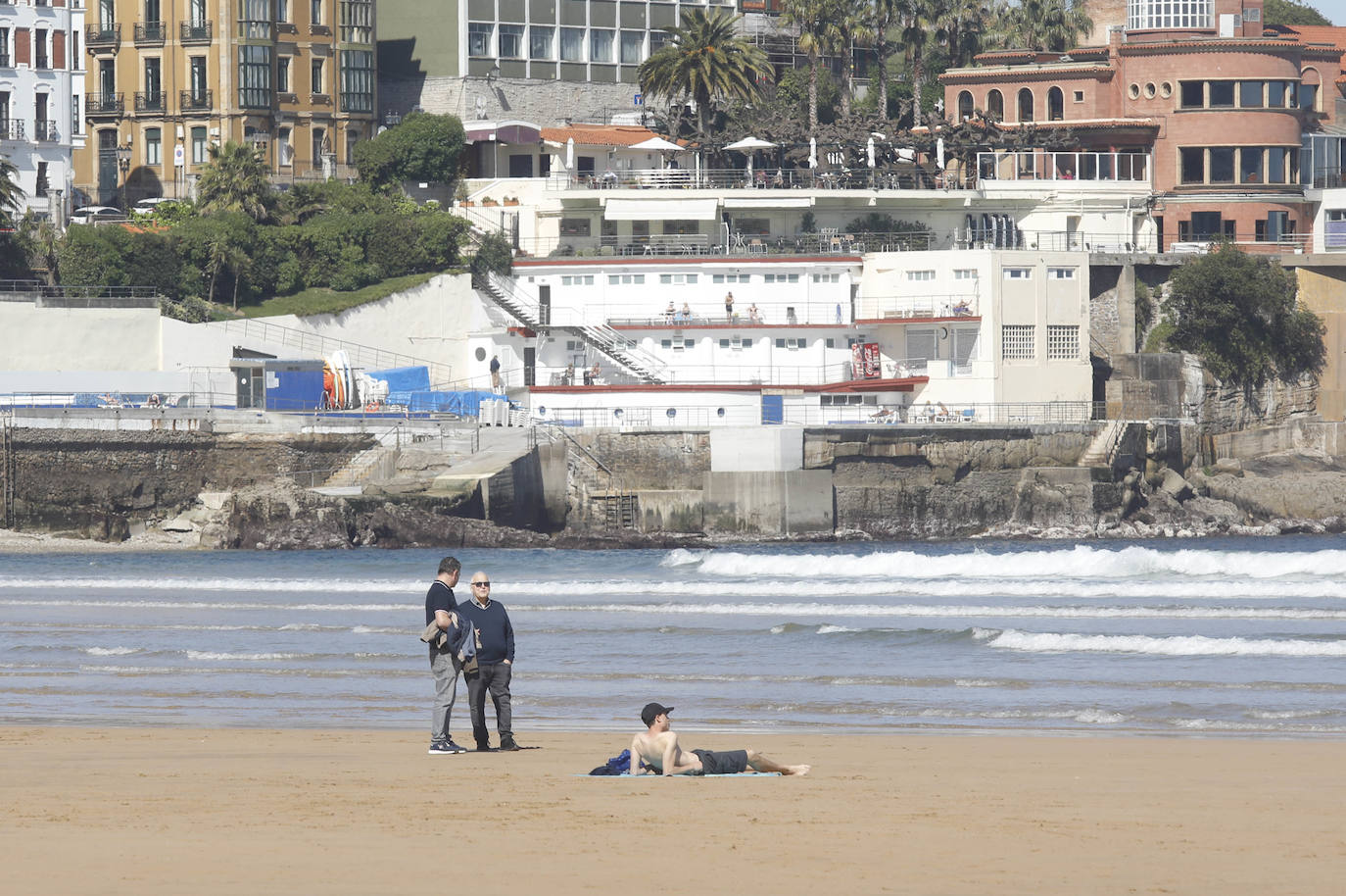 Sol y veinte grados en un jueves primaveral en Asturias