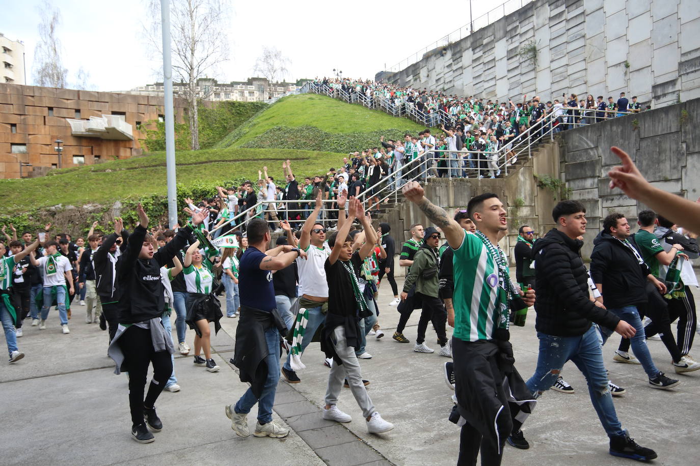 ¿Estuviste en el Real Oviedo - Racing de Santander? ¡Búscate!