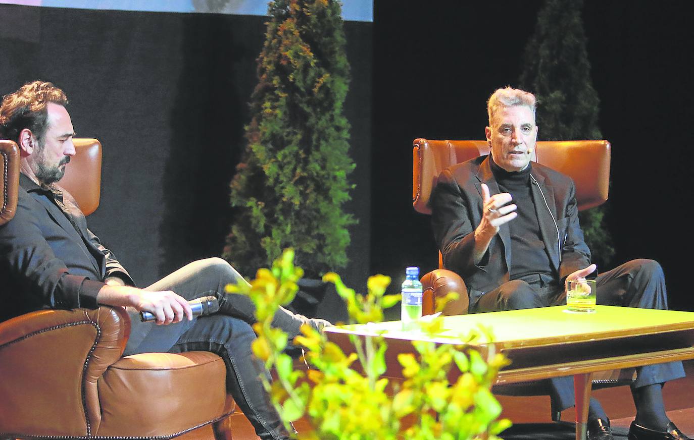 «Me mantengo al margen de subvenciones, creo que un artista tiene que mojarse el culo»