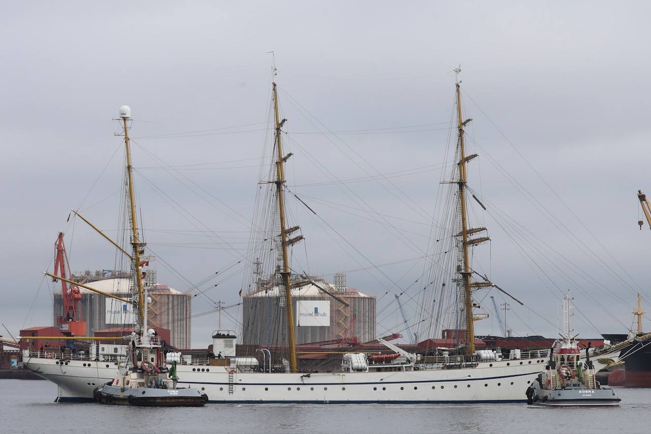 El buque escuela alemán &#039;Gorch Fock&#039; llega a Gijón