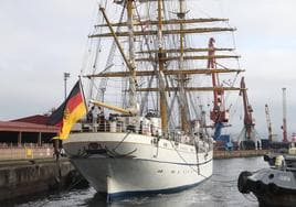 El buque escuela alemán 'Gorch Fock' llega a Gijón